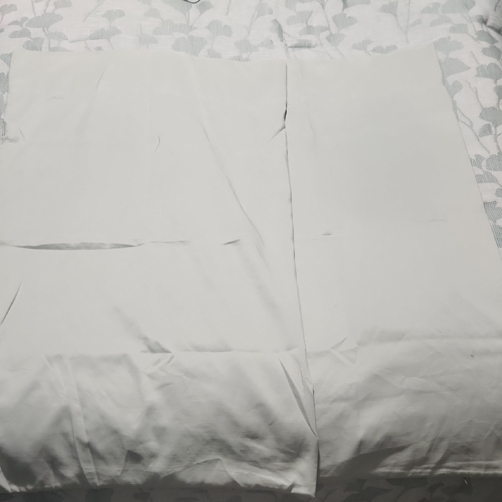 Green Standard Pillow‎ Cases (2)